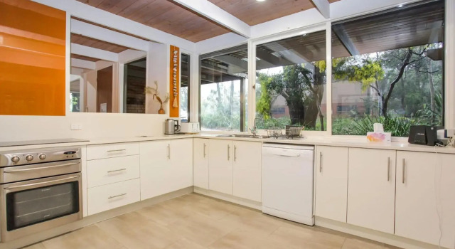 Large 4 Bedroom Home - Pet Friendly, Забронировать Отель Хокс-Нест Port Stephens