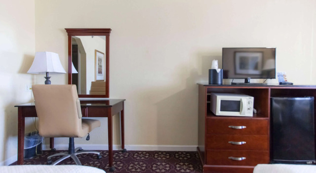 Days Inn by Wyndham Shenandoah, Reserva ahora Hotel Hoteles en Shenandoah con piscina, Piscina
