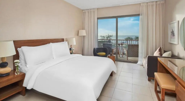 Люкс Mövenpick Resort & Spa Tala Bay Aqaba