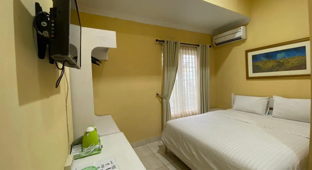 Omah Inap D24 Syariah near Universitas Aisyiah Yogyakarta Mitra RedDoorz, Book Hotel Sleman Yogyakarta Province