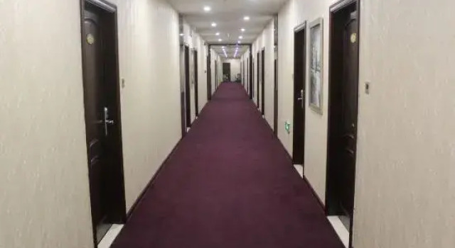 Silver Fox Esports Hotel (Huizhou College Tianhong Shopping Mall)