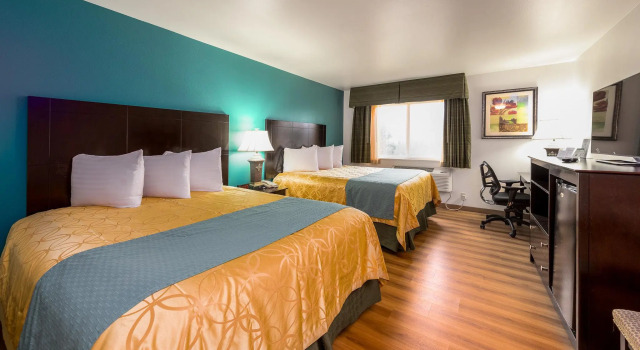Четырёхместный номер Standard Sunset Motel Hood River