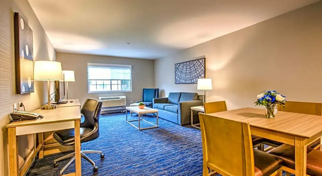 Люкс Best Western Plus Media Center Inn & Suites