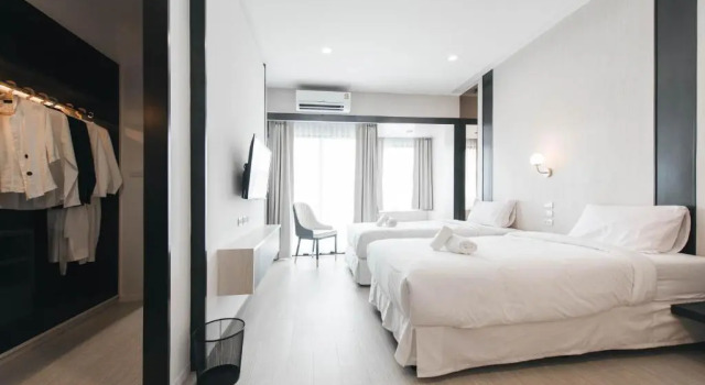Студия Qlosest Hotel