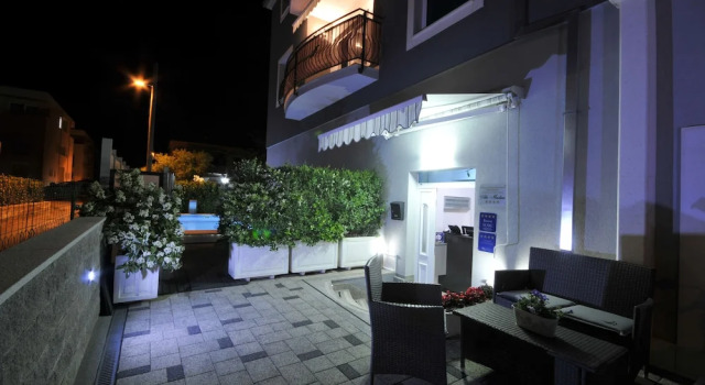 Apartments & Rooms Villa Maslina, Забронировать Апартаменты/квартира Апартаменты Трогир, рядом с Church of St. Dominic, Апартаменты/квартира