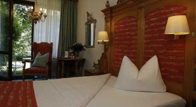 Prinzregent am Friedensengel, Book Hotel Au-Haidhausen Munich