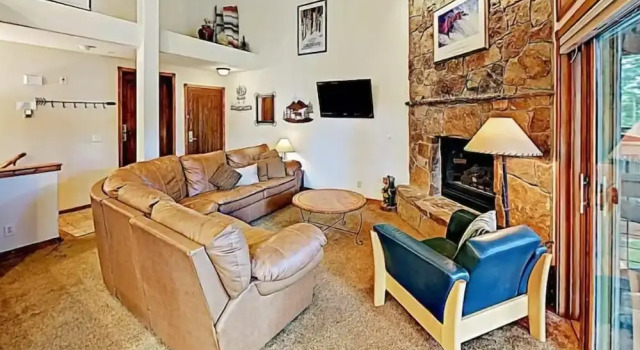 4 O Clock Ski Run Spacious 2 Bedroom Rental - Half Block from Snowflake Lift!, Забронировать Апартаменты/квартира Апартаменты Брекенридж, Апартаменты/квартира