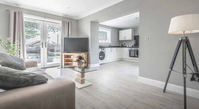 Lovely 1-Bed Cottage in Kelty with Hot Tub, Prenota Casa vacanze Kelty Fife