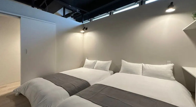 Small Hotel - Hostel, Забронировать Хостел Хостелы Хиросимы, рядом с Мемориал мира в Хиросиме, Хостел
