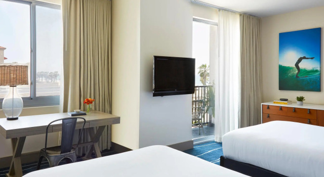 Четырёхместный номер Premium oceanfront Kimpton Shorebreak Huntington Beach Resort by IHG