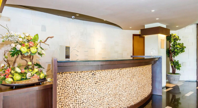 库塔赛缇阿布提禅室酒店(Zen Rooms Kuta Setiabudi), Забронировать Отель Кута Бадунг, рядом с Vihara Dharmayana Buddhist Temple