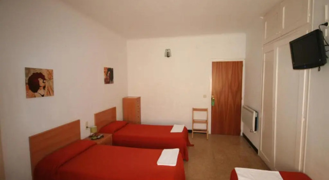 Трёхместный номер Standard Hostal Juventus