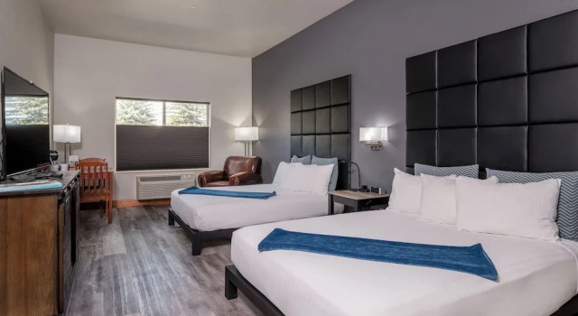 Четырёхместный номер Standard Wood River Inn & Suite