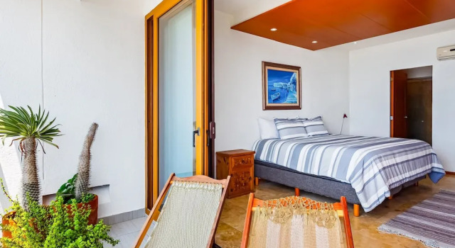 Beachfront 4th-floor Condo With Views, Outdoor Pool, Balcony, W/D & Central AC, Забронировать Апартаменты/квартира Апартаменты Наярит, Апартаменты/квартира