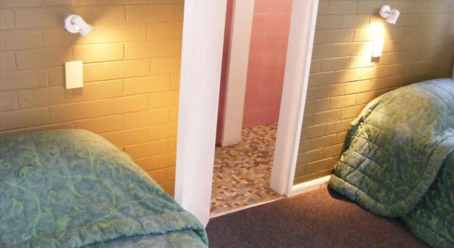 Rod N Reel Hotel Motel Woodburn, Забронировать Мотель Отели Алстонвилль с парковкой, Парковка