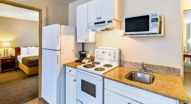 Люкс Econo Lodge Inn & Suites High Level