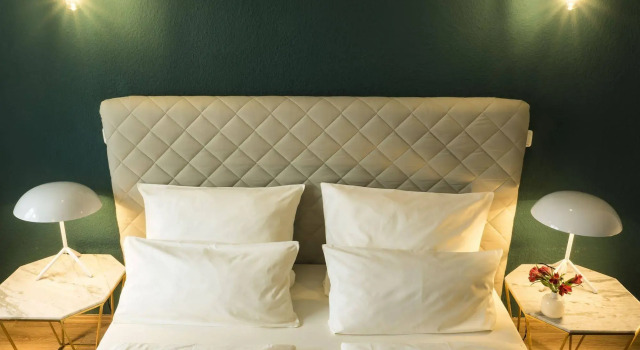 MY PLACE Hotel, Забронировать Отель Штерншанце Гамбург, рядом с Камеди-клуб "Квач" в кафе "Кезе Гамбург"