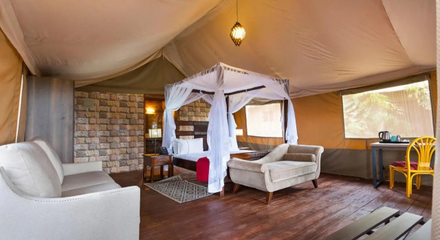 Nokras Enkare Luxury Tented Camp Sagana, Rezerwuj Hotel Sagana 