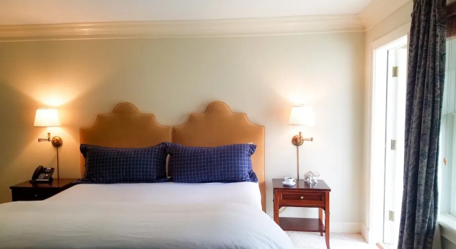 Номер Luxury Copper Beech Inn