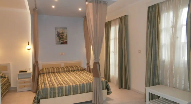 Трёхместный номер Standard с балконом Katerina Hotel