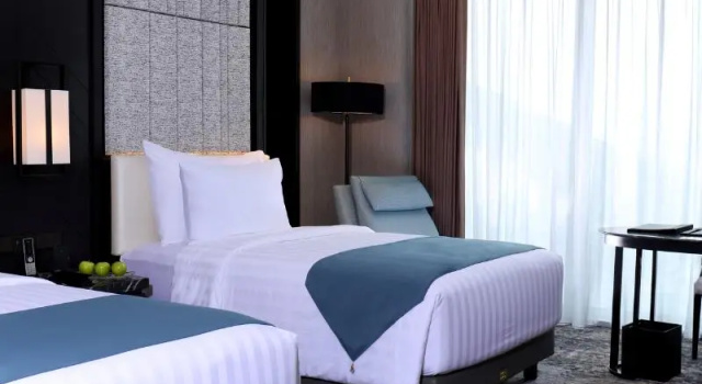 Standard Twin Club room JHL Solitaire Gading Serpong