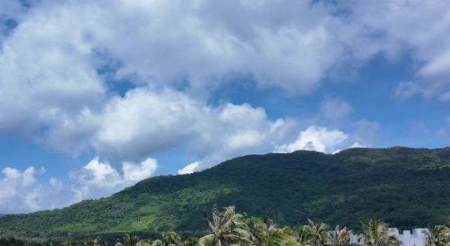 Clear Sky Field-Zhang Yuanwai'Courtyard, Boek Hotel Wanning Hainan