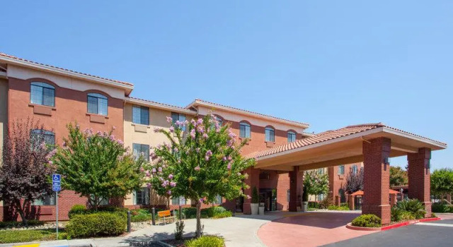 Люкс с 2 комнатами Holiday Inn Express Davis-University Area by IHG