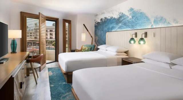 Четырёхместный номер Standard с балконом Sheraton Kauai Coconut Beach Resort