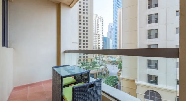 Marco Polo - Beautiful & Bright Apt Next to JBR Beach, Забронировать Отель Джумейра , рядом с Международный яхт-клуб Дубая
