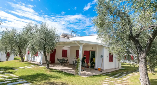 Апартаменты Economy Цокольный этаж с 2 комнатами с видом на сад Villaggio Turistico Baia Del Monaco