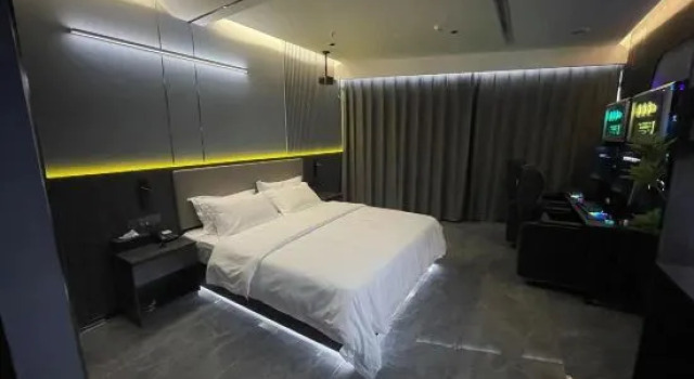 Subai Cloud Hotel (Wuhu Tuojia Happy Song Huashan Road Subway Station), Prenota Hotel Hotel a Anhui con parcheggio, Parcheggio