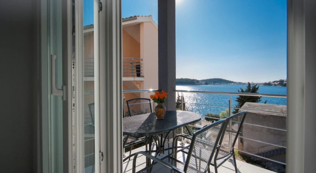 Апартаменты c 1 комнатой с балконом Apartments Happy Holiday