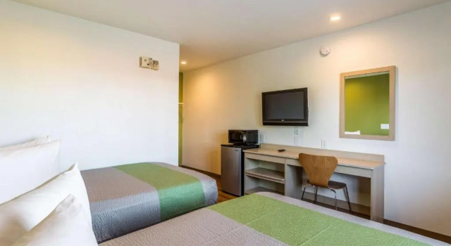 Четырёхместный номер Standard Motel 6-Needles, CA