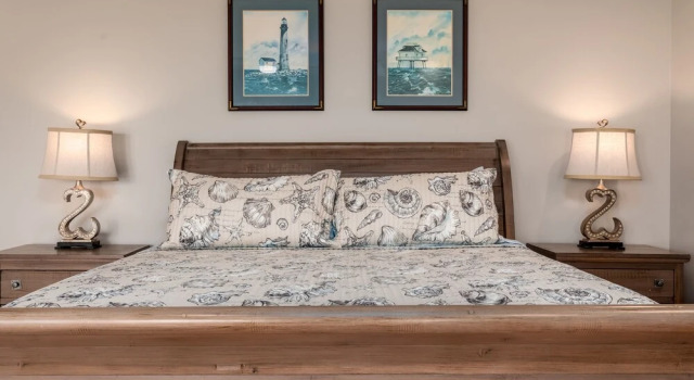 Tidal Wave - Big And Bold Bayfront Beauty! Perfect For The Whole Family Or Even A Reunion! 6 Bedroom Home by RedAwning, Boek Hotel Dauphin Island Alabama
