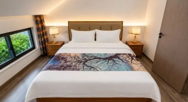 Кровать в общем номере (женский номер) Hangzhou Xihu Scenic Area Hong'er Farm stay