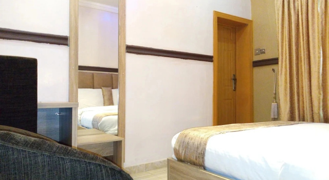 Номер Deluxe Euro Lounge and Suites