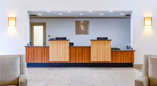 Comfort Suites, Baton Rouge, Забронировать Отель Отели Батон-Руж 3 звезды, рядом с Ochsner Medical Complex - The Grove, 3*