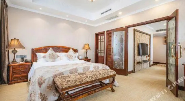 Люкс с видом на реку River Romance Hotel