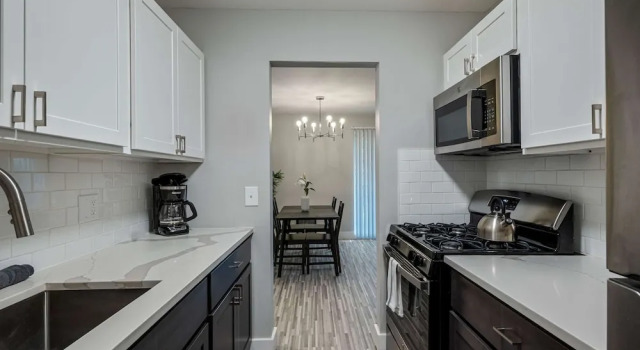 Spacious 2BR 1BA Haven - Perfect for Families, Забронировать Апартаменты/квартира Рочестер-Хиллс Detroit Metropolitan Area