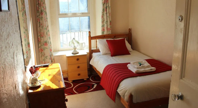 The Middlegate Hotel