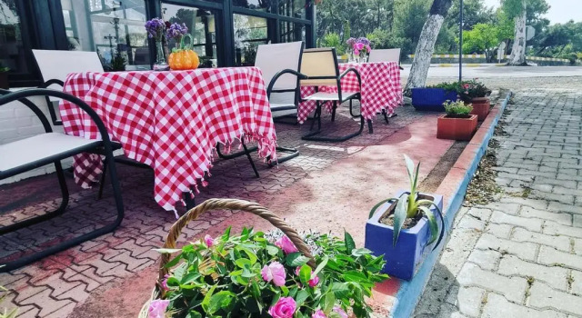 Menekşe Hotel, Забронировать Отель Отели Айвалык 3 звезды, 3*