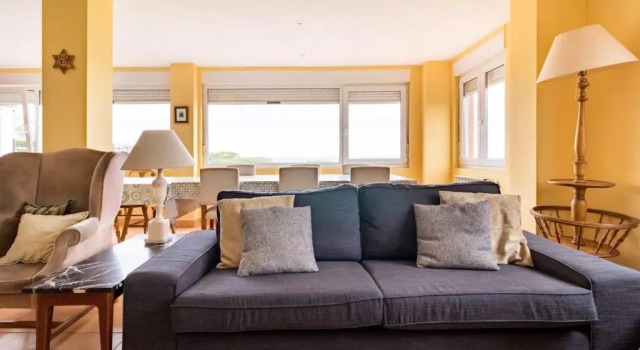 House with 5 bedrooms in Cantabria with wonderful sea view enclosed garden and WiFi 50 m from the beach, Buchen Sie Hotel Pielagos Kantabrien