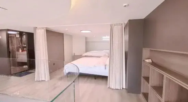 Шестиместный люкс Deluxe с видом на реку Wuhan Xilai Light Luxury Homestay (Xujiapeng Metro Station Branch)