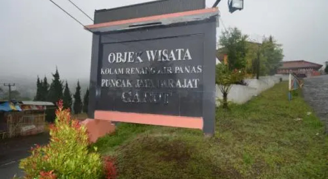 Puncak Jaya Guntur 3, Book Hotel Pasirwangi West Java