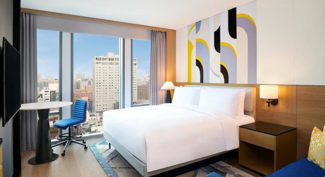 Двухместный клубный (доступ в лаунж для двух гостей) номер Deluxe Le Meridien Seoul Myeongdong