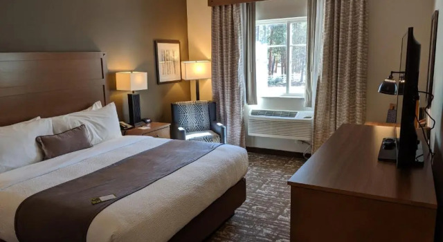 Номер Deluxe GrandStay Hotel & Suites