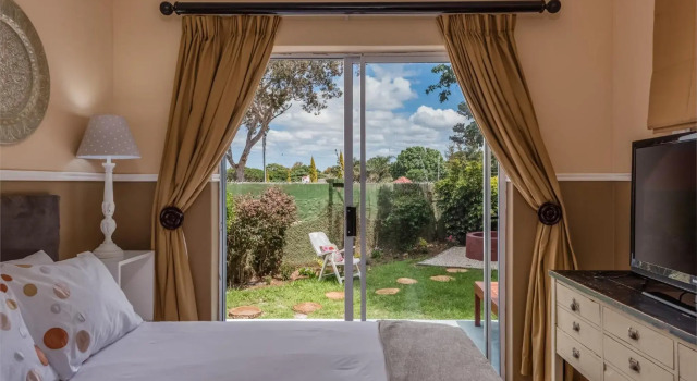 Mill Park Corner Cottages, Boek Hotel Port Elizabeth Central 