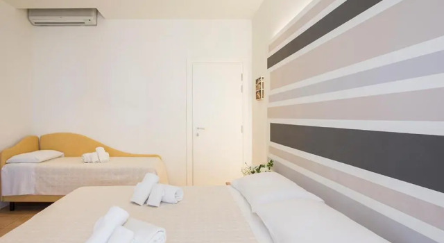 Трёхместный номер Standard с балконом Hotel Pacific