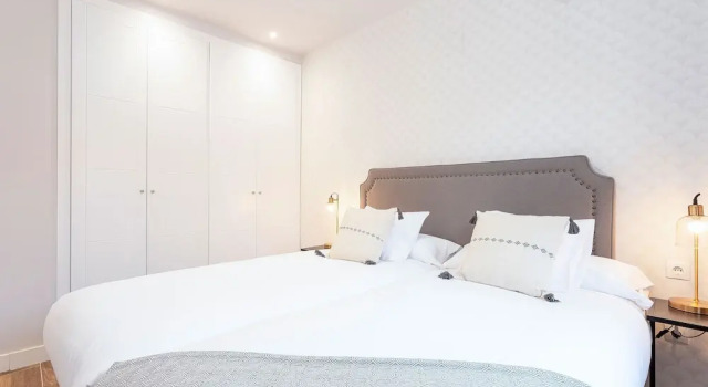 1 Bd Apartment With Balcony Perfect Location. Santa Marta II, Забронировать Апартаменты/квартира Севилья провинция Севилья, рядом с La Torre de Don Fadrique