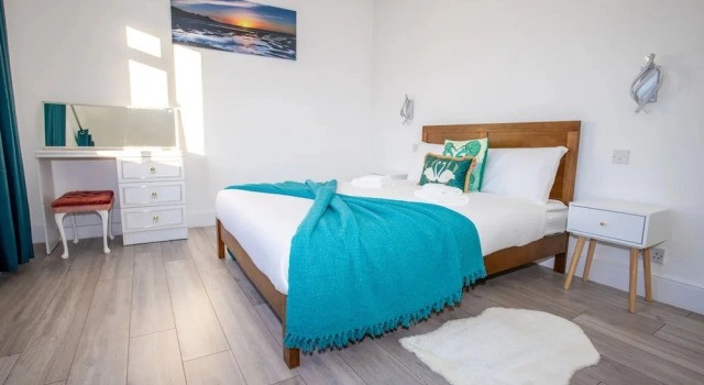 Sunny 3BR Home Near Portsmouth Park